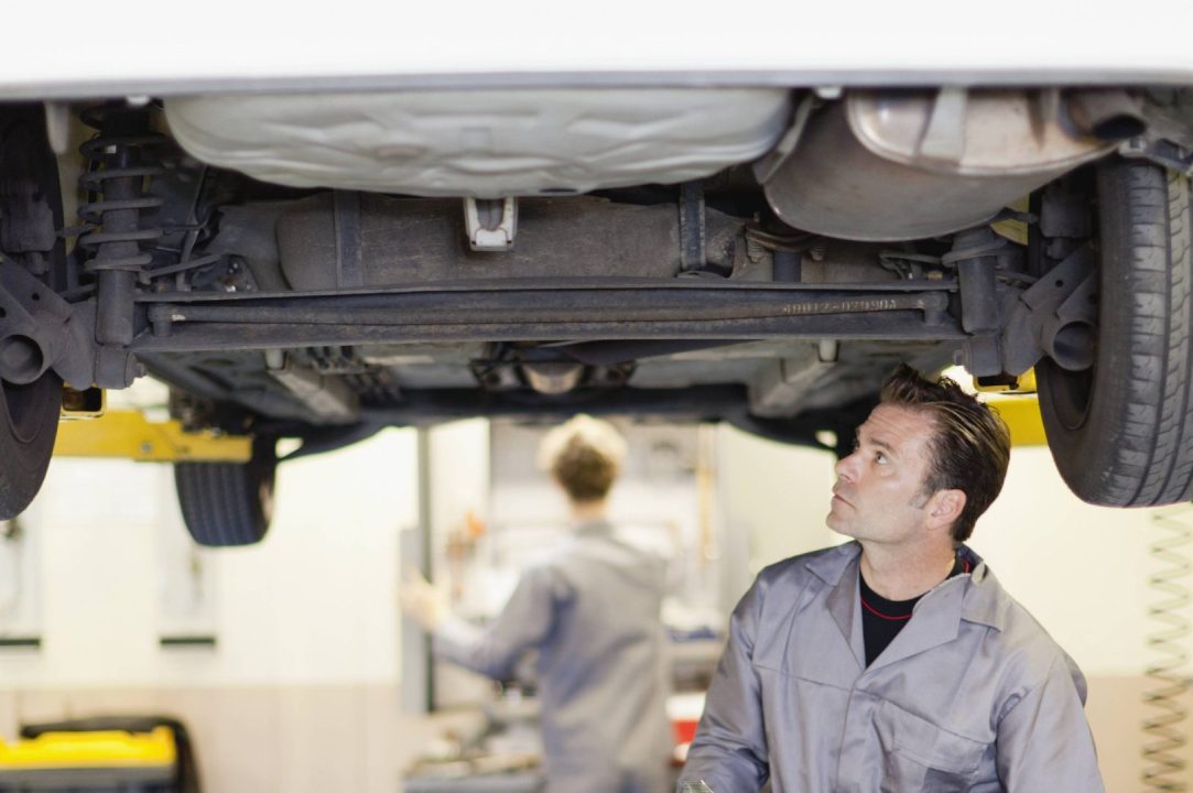 découvrez notre assurance garagiste, conçue spécialement pour protéger votre activité automobile. bénéficiez d'une couverture sur mesure pour vos locaux, votre matériel et vos véhicules, tout en profitant d'un accompagnement personnalisé. sécurisez votre avenir professionnel avec notre expertise !